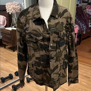 Denim & Flower NWT Camouflage Jacket! Super Cool Size XL